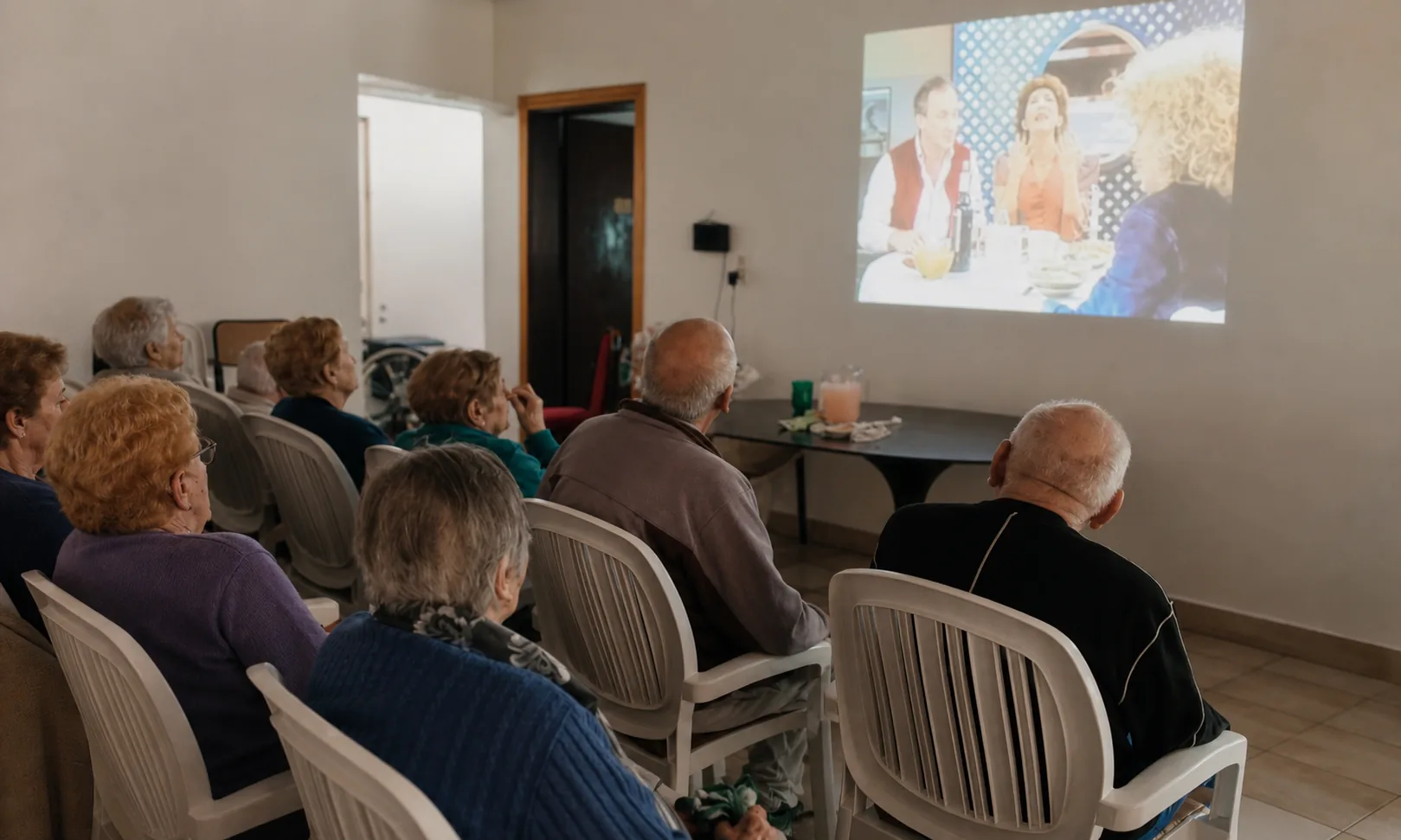 Residentes compartiendo una tarde de cine